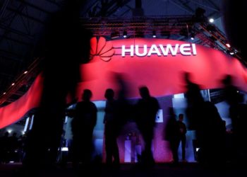 Huawei Penalises Employees for Tweeting with iPhone