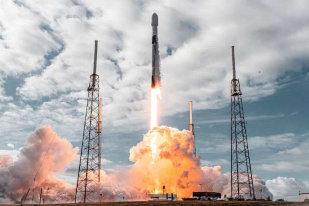 NASA SpaceX falcon 9 rocket launch tech news
