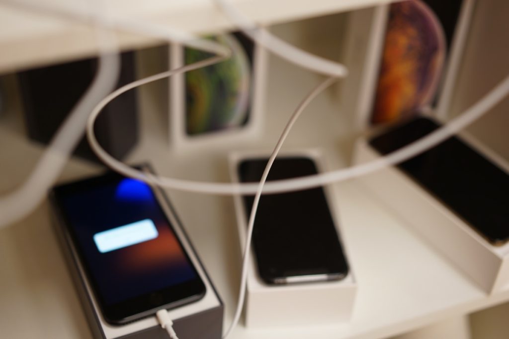 apple-iphone-charger-tech-news-africa